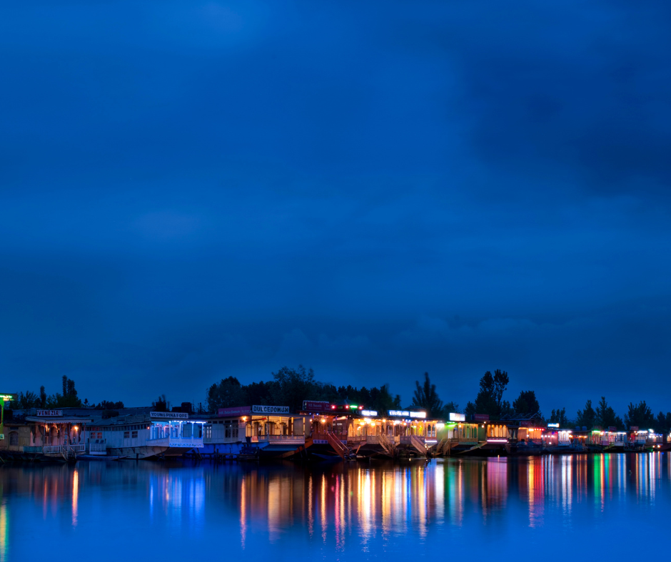 The Ultimate Getaway: Why You Should Experience the Magic of Staying in a Houseboat