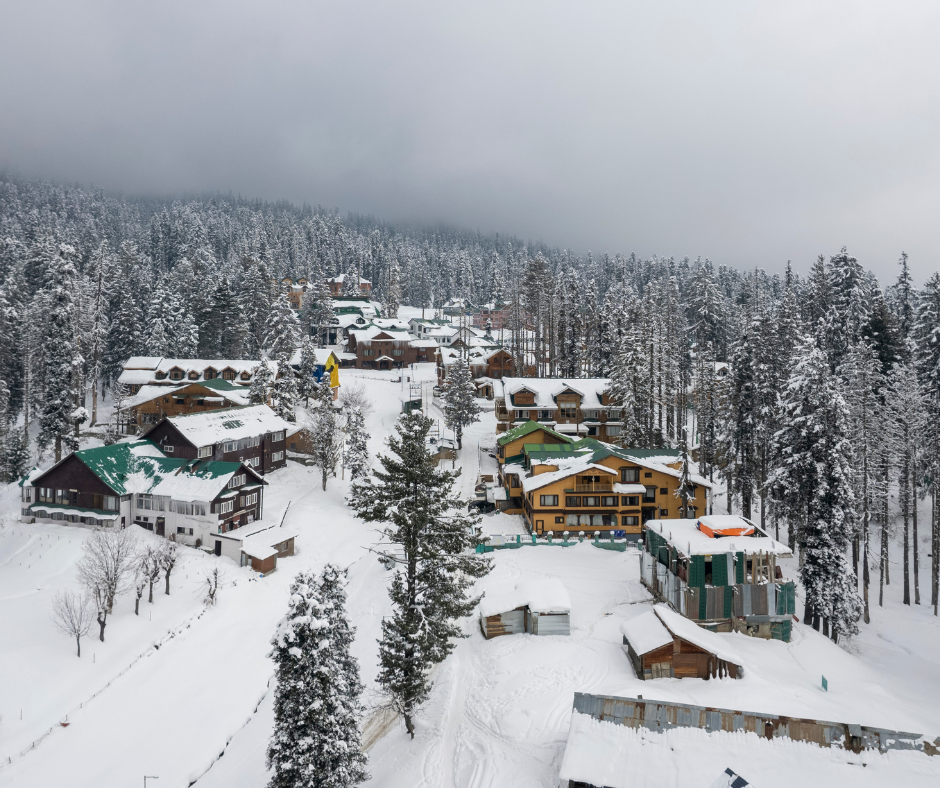 Top 10 Breathtaking Snowfall Destinations in India You Must Experience Before Time Slips Away