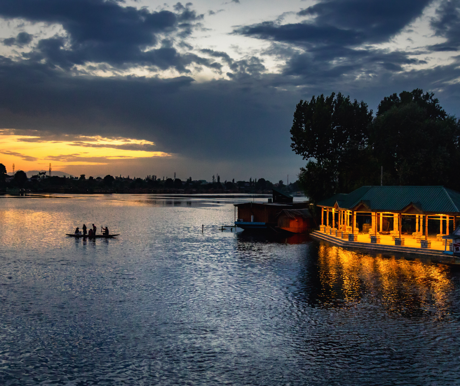 Kashmir’s Golden Hours: A Transformative Journey Through Sunrise and Sunset