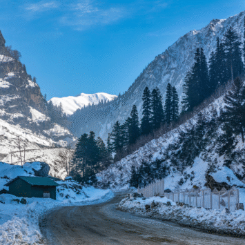 Majestic Winter Realms: The 10 Most Unforgettable Snow Destinations to Experience in the Kashmir Valley